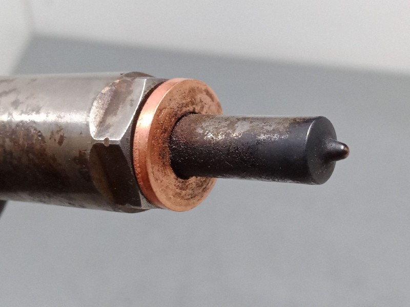 Recambio de inyector para jeep renegade suv (bu, b1, bv) 1.6 crd referencia OEM IAM 0445110524  