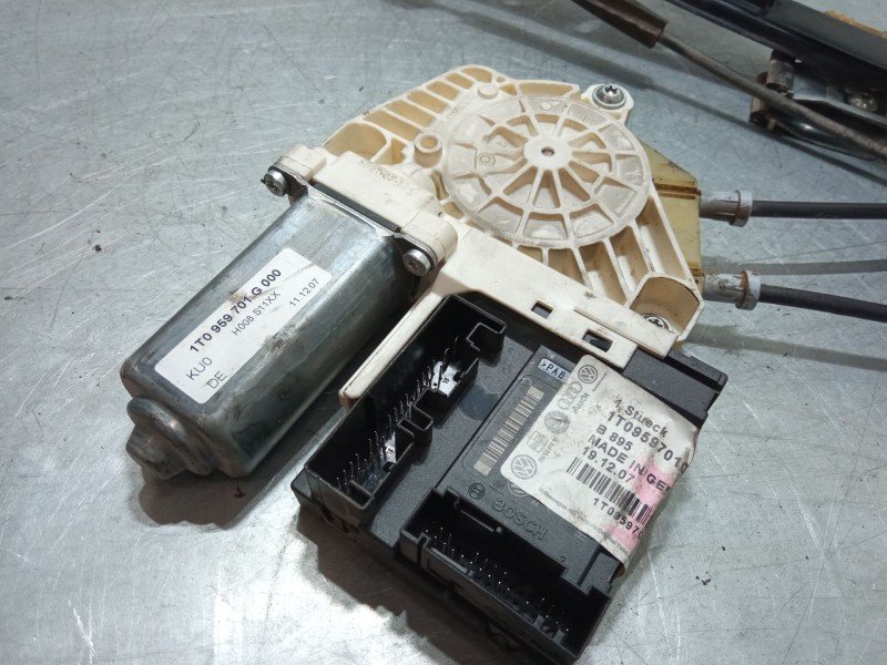 Recambio de elevalunas electrico delantero izquierdo para seat leon (1p1) 1.9 tdi referencia OEM IAM 1T0959701G  