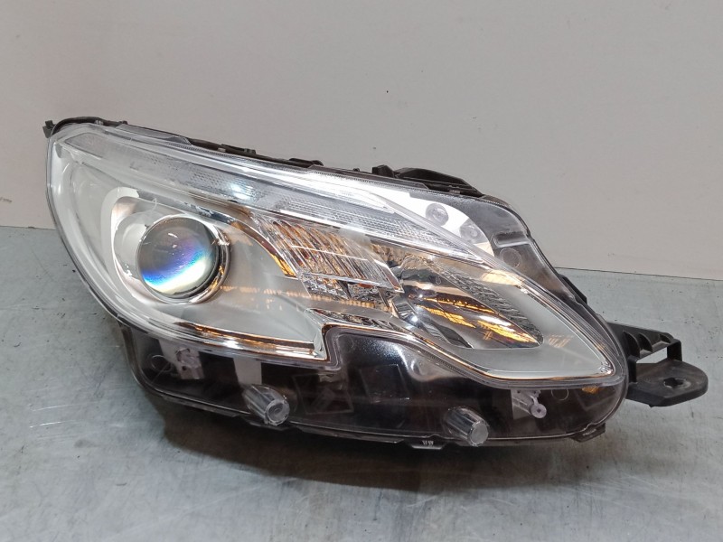 Recambio de faro derecho para peugeot 2008 i (cu_) 1.2 thp 110 / puretech 110 referencia OEM IAM 9815403080  