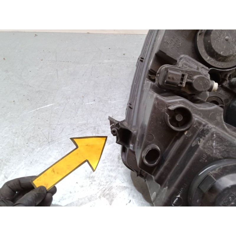Recambio de faro derecho para peugeot 2008 i (cu_) 1.2 thp 110 / puretech 110 referencia OEM IAM 9815403080  