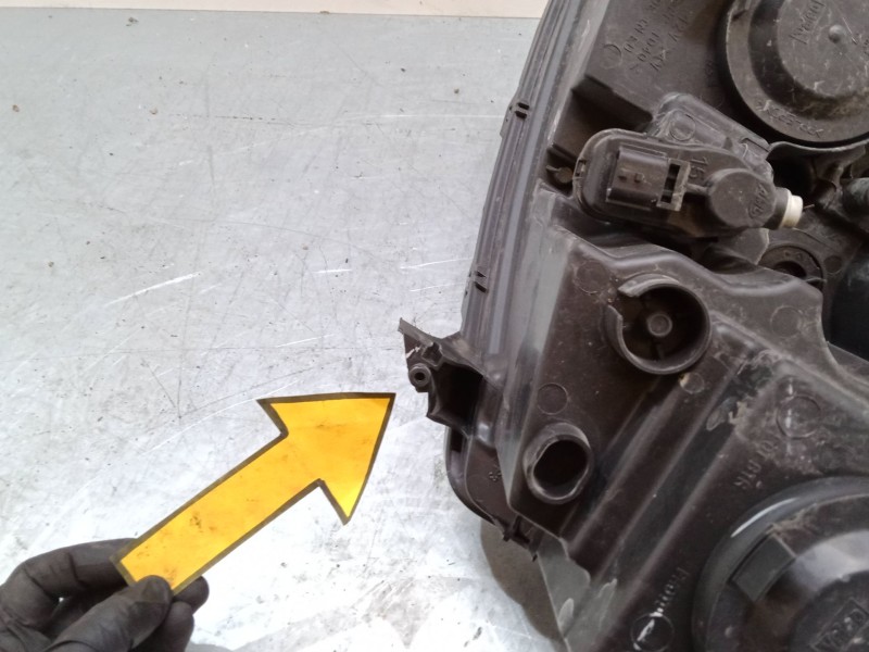 Recambio de faro derecho para peugeot 2008 i (cu_) 1.2 thp 110 / puretech 110 referencia OEM IAM 9815403080  