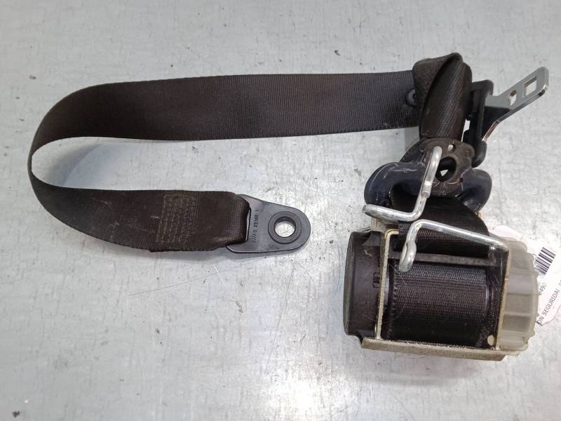 CINTURON SEGURIDAD DELANTERO DERECHO 
