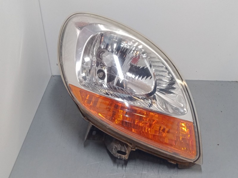 Recambio de faro derecho para renault kangoo express (fc0/1_) 1.2 16v (fc05, fc0w, fc1d, fc1p, fc1k, fc0t) referencia OEM IAM 82