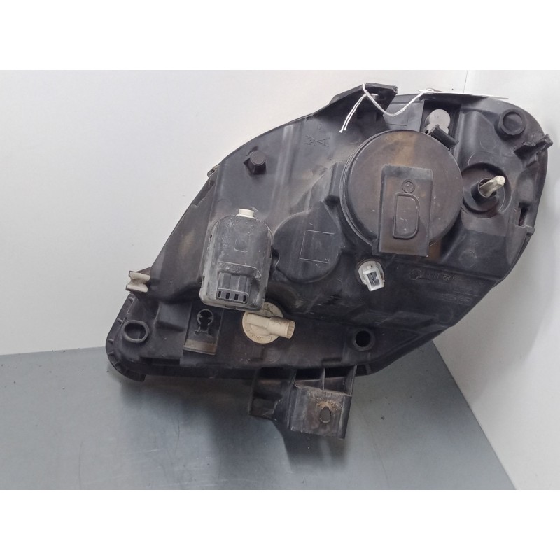 Recambio de faro derecho para renault kangoo express (fc0/1_) 1.2 16v (fc05, fc0w, fc1d, fc1p, fc1k, fc0t) referencia OEM IAM 82