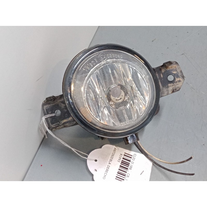 Recambio de faro antiniebla derecho para renault clio ii (bb_, cb_) 1.5 dci (b/cb08) referencia OEM IAM 8200002469  