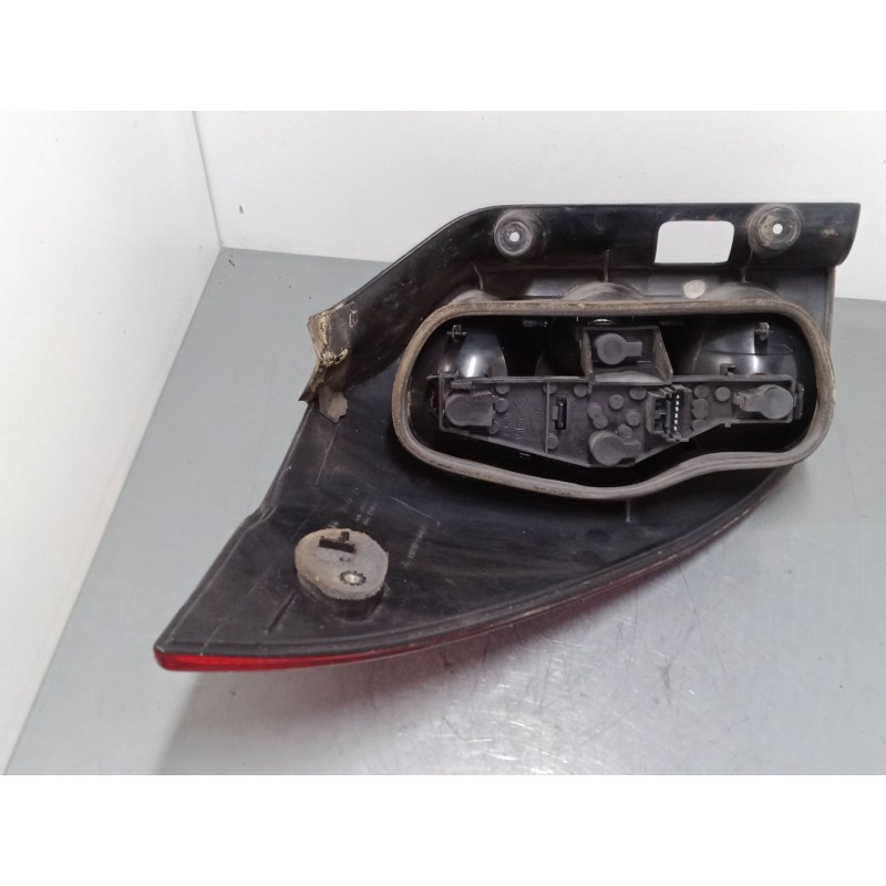 Recambio de piloto trasero derecho para renault laguna ii grandtour (kg0/1_) 1.9 dci (kg0g) referencia OEM IAM 8200002472  