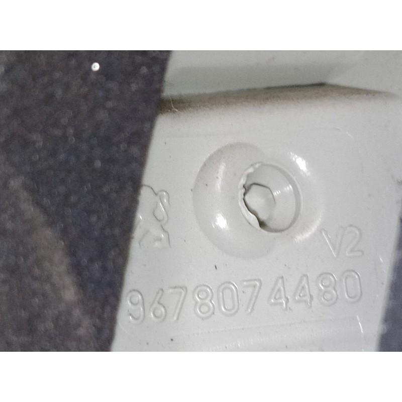 Recambio de piloto trasero porton izquierdo para peugeot 2008 i (cu_) 1.2 thp 110 / puretech 110 referencia OEM IAM 9678074480  
