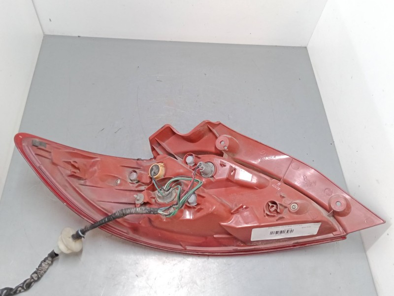 Recambio de piloto trasero derecho para mazda 2 (de_, dh_) 1.6 mz-cd referencia OEM IAM D65151150  