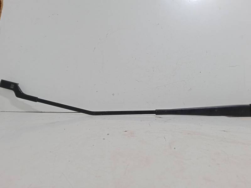 BRAZO LIMPIA DELANTERO DERECHO 