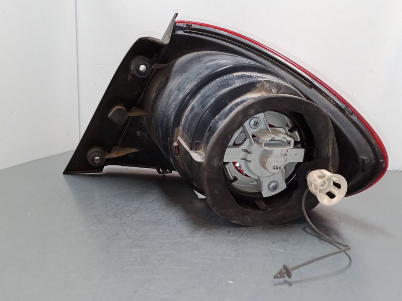 Recambio de piloto trasero izquierdo para seat toledo iii (5p2) 2.0 tdi 16v referencia OEM IAM 5P5945095B  