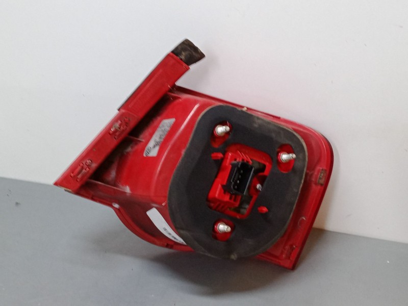 Recambio de piloto trasero izquierdo para volkswagen passat b6 (3c2) 1.9 tdi referencia OEM IAM 3C5945095H  