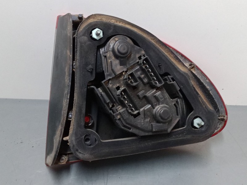 Recambio de piloto trasero izquierdo para seat leon (1m1) 1.8 20v referencia OEM IAM 1M6945095A  