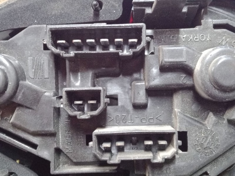 Recambio de piloto trasero izquierdo para seat leon (1m1) 1.8 20v referencia OEM IAM 1M6945095A  