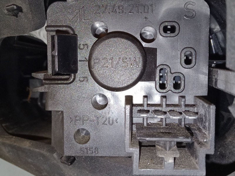 Recambio de piloto trasero izquierdo para fiat croma referencia OEM IAM 27490102  