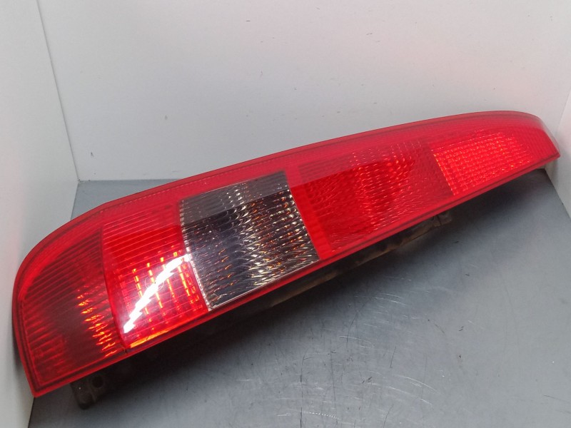 Recambio de piloto trasero izquierdo para ford fiesta v (jh_, jd_) 1.4 tdci referencia OEM IAM 2S6113A603B   Recambio de piloto trasero izquierdo para ford fiesta v (jh_, jd_) 1.4 tdci referencia OEM IAM 2S6113A603B