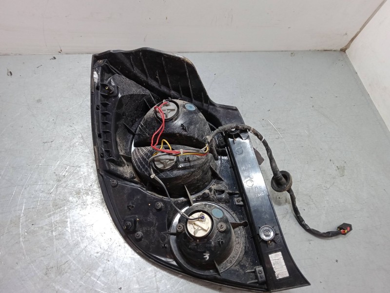 Recambio de piloto trasero derecho para chevrolet aveo hatchback (t300) 1.3 d referencia OEM IAM    Recambio de piloto trasero derecho para chevrolet aveo hatchback (t300) 1.3 d referencia OEM IAM