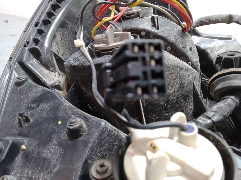 Recambio de piloto trasero derecho para chevrolet aveo hatchback (t300) 1.3 d referencia OEM IAM    Recambio de piloto trasero derecho para chevrolet aveo hatchback (t300) 1.3 d referencia OEM IAM