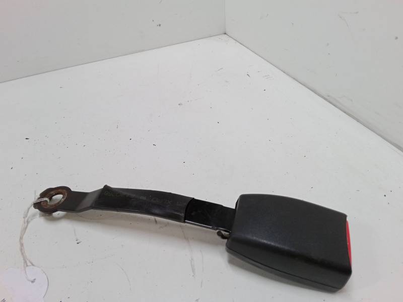 ANCLAJE CINTURON DELANTERO IZQUIERDO 