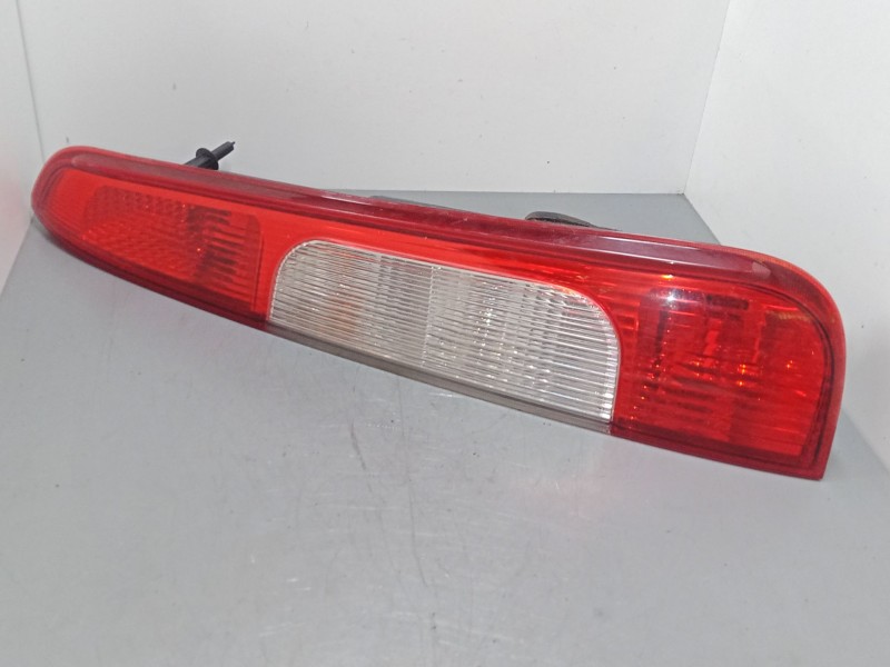 Recambio de piloto trasero derecho para ford focus c-max (dm2) 1.6 referencia OEM IAM 3M5113A602AA  