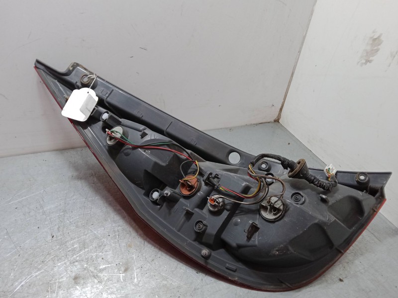 Recambio de piloto trasero derecho para hyundai i30 (fd) 1.4 referencia OEM IAM 924012R0  