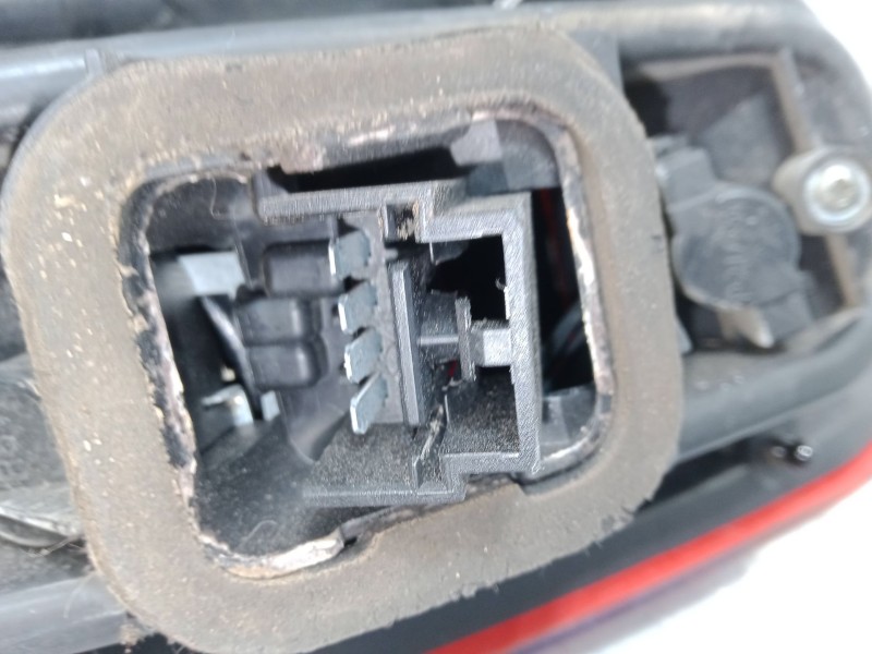 Recambio de piloto trasero derecho para fiat grande punto van (199_) 1.4 (199cxb1a, 199dxb1a) referencia OEM IAM 51701590  