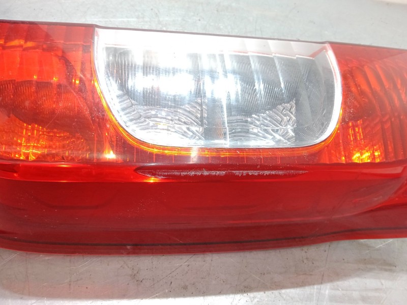 Recambio de piloto trasero izquierdo para peugeot bipper (aa_) 1.4 hdi referencia OEM IAM 01353206080  