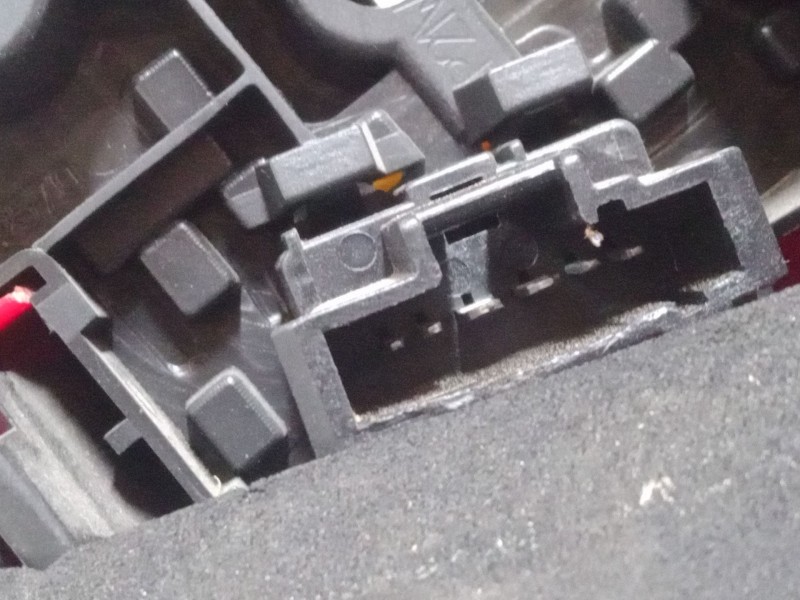 Recambio de piloto trasero izquierdo para peugeot 307 (3a/c) 1.6 hdi referencia OEM IAM    Recambio de piloto trasero izquierdo para peugeot 307 (3a/c) 1.6 hdi referencia OEM IAM