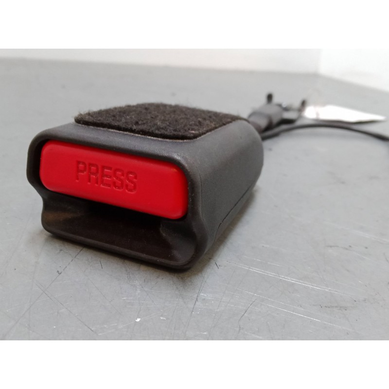 Recambio de anclaje cinturon delantero derecho para citroën c4 ii (nc_) 1.6 hdi 90 referencia OEM IAM 96748384XT  