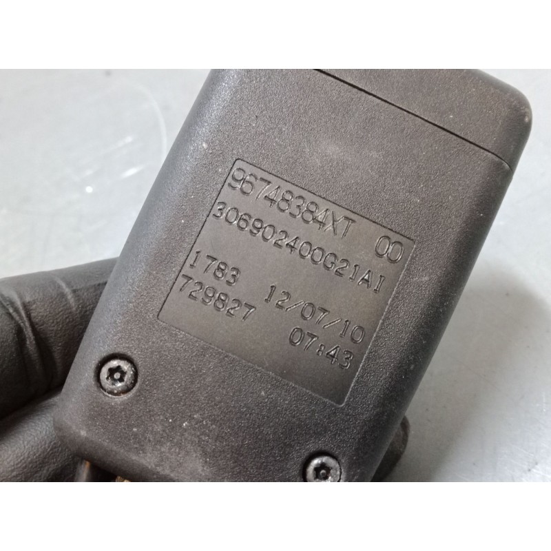 Recambio de anclaje cinturon delantero derecho para citroën c4 ii (nc_) 1.6 hdi 90 referencia OEM IAM 96748384XT  