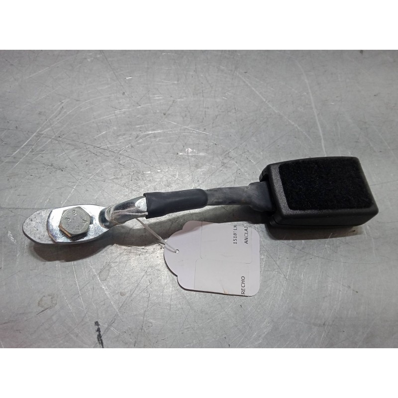 Recambio de anclaje cinturon delantero derecho para lancia musa (350_) 1.3 d multijet (350.axb11, 350.axb1a) referencia OEM IAM 