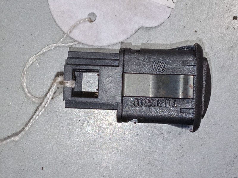Recambio de boton apertura/cierre deposito para volkswagen golf iv (1j1) 1.9 tdi 4motion referencia OEM IAM   