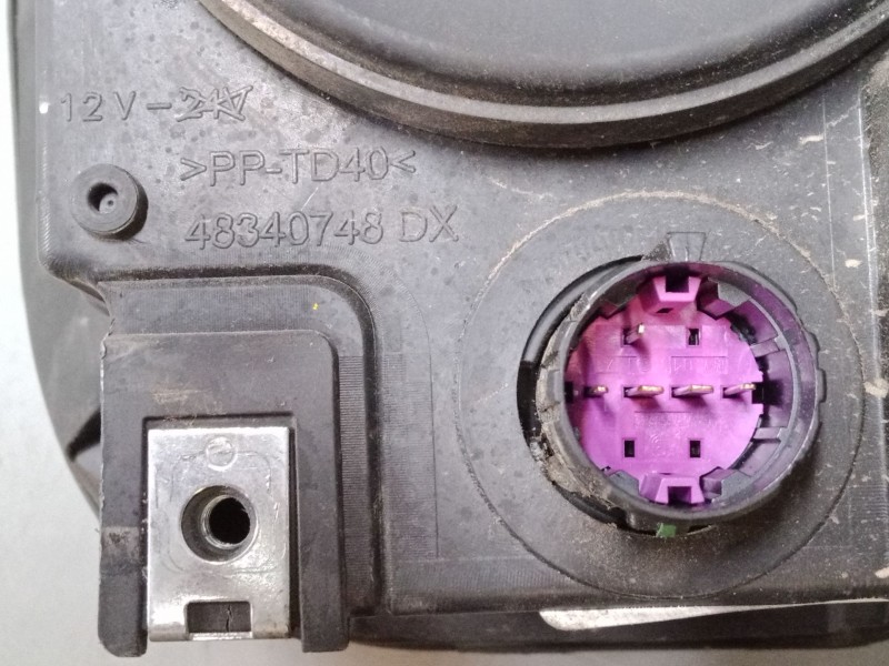 Recambio de faro derecho para jeep renegade suv (bu, b1, bv) 1.6 crd referencia OEM IAM 51953106  