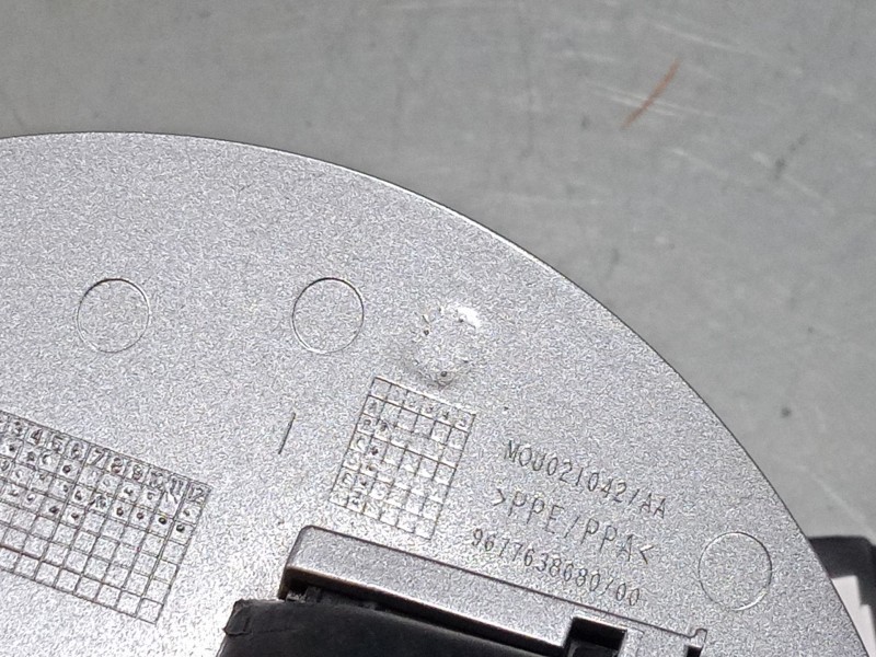 Recambio de tapa exterior combustible para peugeot 2008 i (cu_) 1.2 thp 110 / puretech 110 referencia OEM IAM 9677638680  