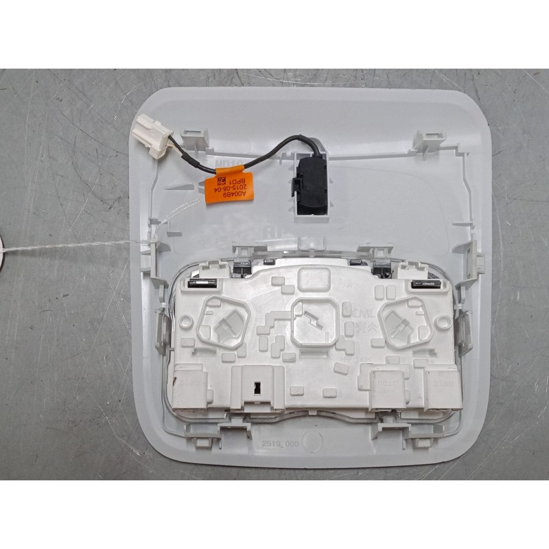 Recambio de luz interior delantera para peugeot 2008 i (cu_) 1.2 thp 110 / puretech 110 referencia OEM IAM 9673810977  