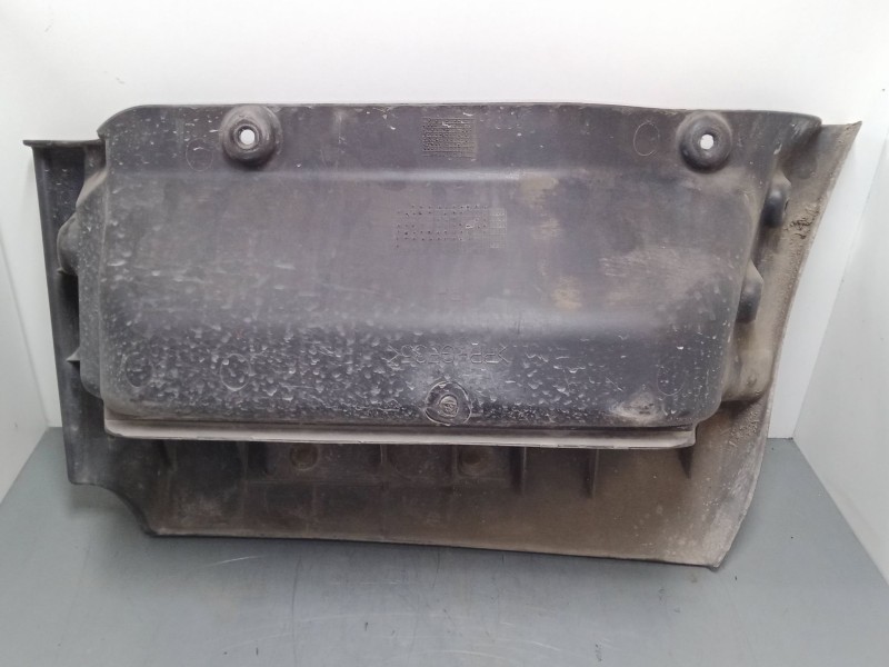 Recambio de estribera delantera derecha para mitsubishi canter ( camion caja abierta) referencia OEM IAM    Recambio de estribera delantera derecha para mitsubishi canter ( camion caja abierta) referencia OEM IAM