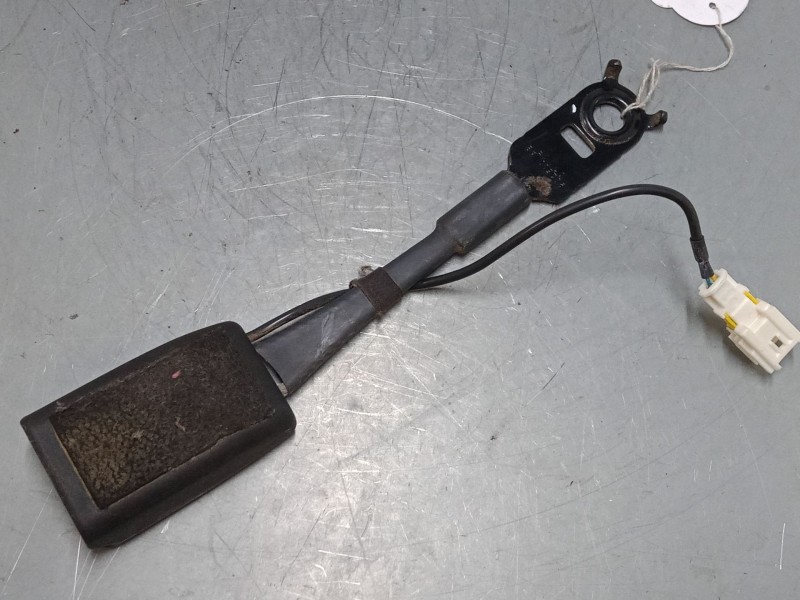 Recambio de anclaje cinturon delantero izquierdo para citroën c4 ii (nc_) 1.6 hdi 110 referencia OEM IAM    Recambio de anclaje cinturon delantero izquierdo para citroën c4 ii (nc_) 1.6 hdi 110 referencia OEM IAM