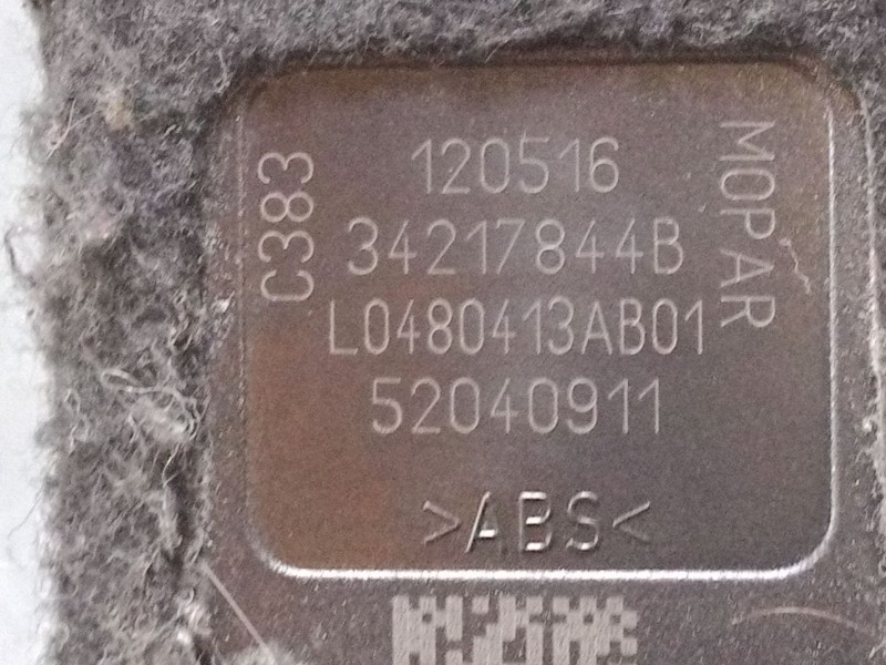 Recambio de anclaje cinturon delantero derecho para jeep renegade suv (bu, b1, bv) 1.6 crd referencia OEM IAM L0480413AB01  