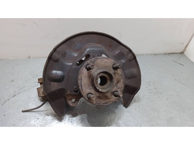 Recambio de mangueta delantera izquierda para toyota corolla (_e12_) 1.4 vvt-i (zze120_) referencia OEM IAM   