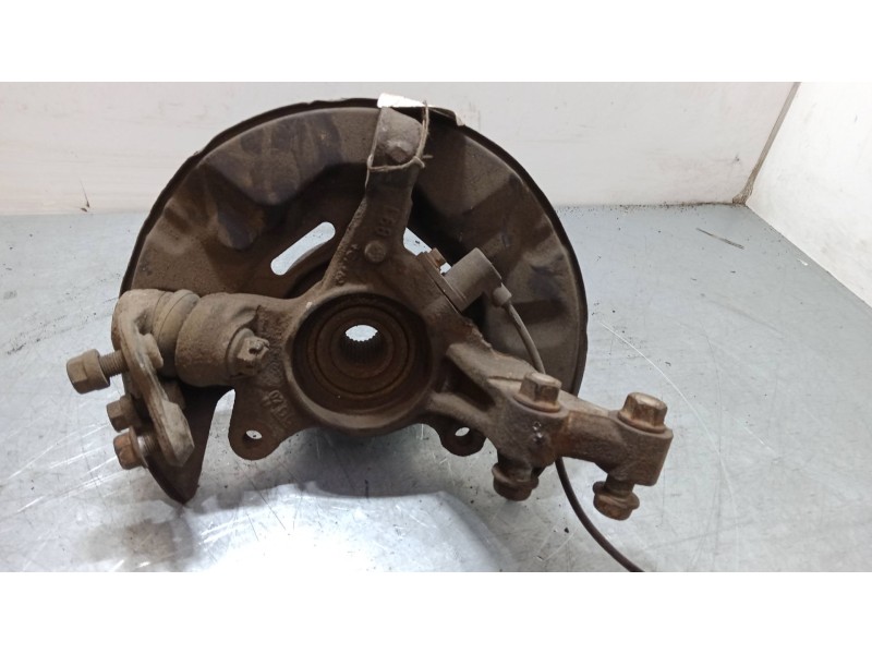 Recambio de mangueta delantera izquierda para toyota corolla (_e12_) 1.4 vvt-i (zze120_) referencia OEM IAM   