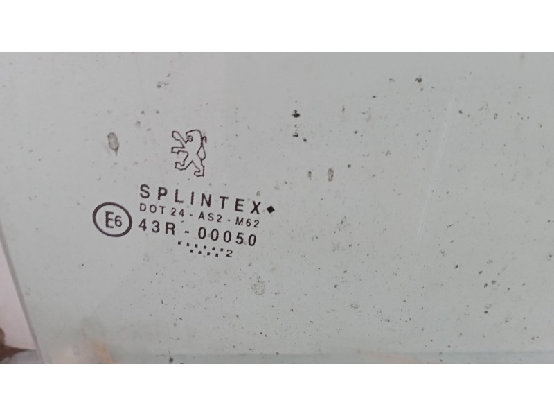 Recambio de luna puerta delantera derecha para peugeot 206 cc (2d) 1.6 referencia OEM IAM    Recambio de luna puerta delantera derecha para peugeot 206 cc (2d) 1.6 referencia OEM IAM