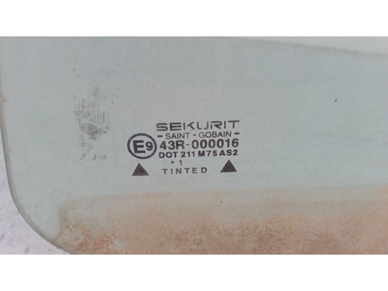 Recambio de luna trasera izquierda para seat ibiza ii (6k1) 1.4 i referencia OEM IAM    Recambio de luna trasera izquierda para seat ibiza ii (6k1) 1.4 i referencia OEM IAM