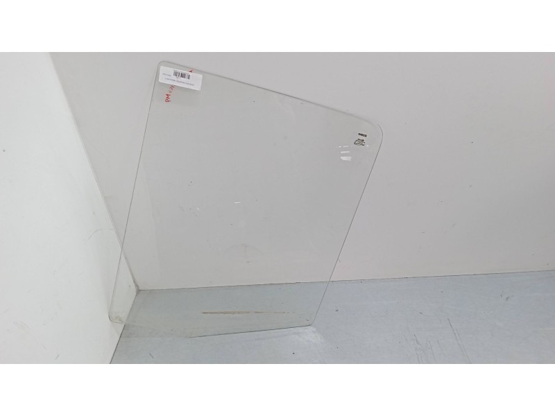 Recambio de luna puerta delantera izquierda para iveco 120e18 eurocargo referencia OEM IAM    Recambio de luna puerta delantera izquierda para iveco 120e18 eurocargo referencia OEM IAM