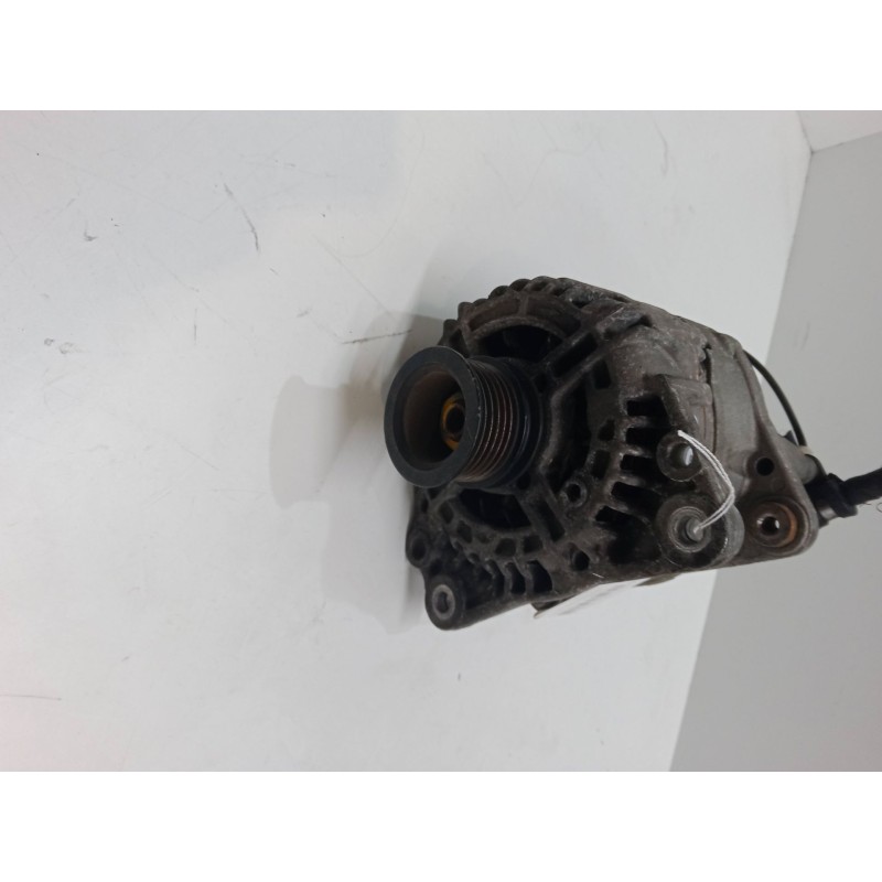 Recambio de alternador para volkswagen polo iv sedán (9a4, 9a2, 9n2, 9a6) 1.4 referencia OEM IAM 037903025M  