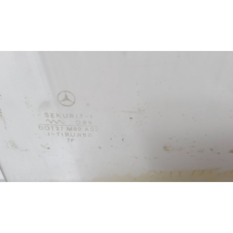 Recambio de luna trasera izquierda para mercedes-benz clase s (w116) 280 se, sel (116.024, 116.025) referencia OEM IAM    Recambio de luna trasera izquierda para mercedes-benz clase s (w116) 280 se, sel (116.024, 116.025) referencia OEM IAM