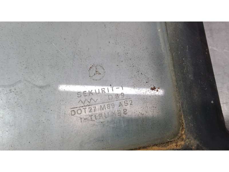 Recambio de luna custodia trasera derecha para mercedes-benz clase s (w116) 280 se, sel (116.024, 116.025) referencia OEM IAM    Recambio de luna custodia trasera derecha para mercedes-benz clase s (w116) 280 se, sel (116.024, 116.025) referencia OEM IAM