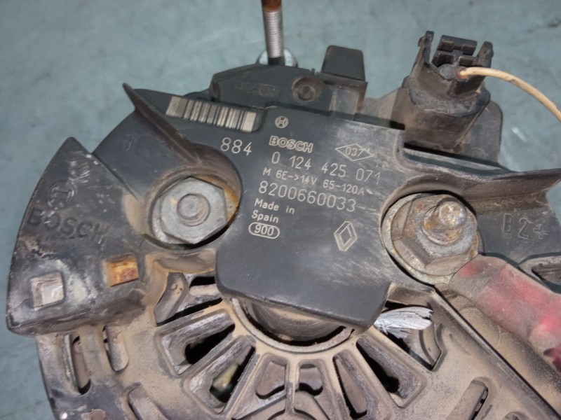 Recambio de alternador para renault clio iii (br0/1, cr0/1) 1.5 dci (c/br0g, c/br1g) referencia OEM IAM 8200660033  0124425071