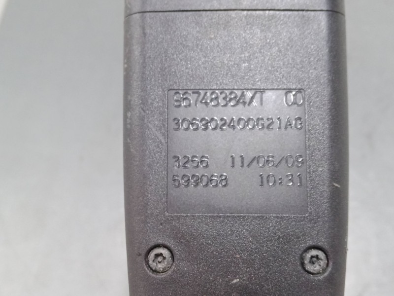 Recambio de anclaje cinturon delantero derecho para citroën c4 ii (nc_) 1.6 hdi 110 referencia OEM IAM   