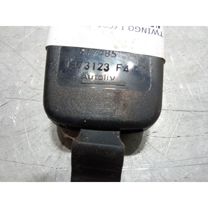 Recambio de anclaje cinturon trasero central para renault twingo i (c06_) 1.2 16v (c06c, c06d, c06k) referencia OEM IAM    Recambio de anclaje cinturon trasero central para renault twingo i (c06_) 1.2 16v (c06c, c06d, c06k) referencia OEM IAM