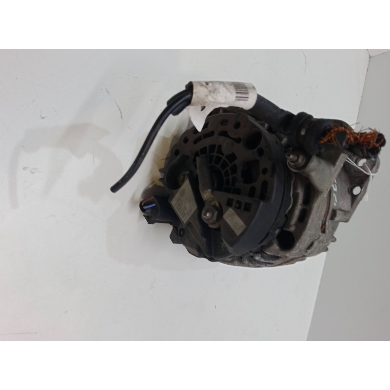 Recambio de alternador para volkswagen polo iv sedán (9a4, 9a2, 9n2, 9a6) 1.4 referencia OEM IAM 037903025M  