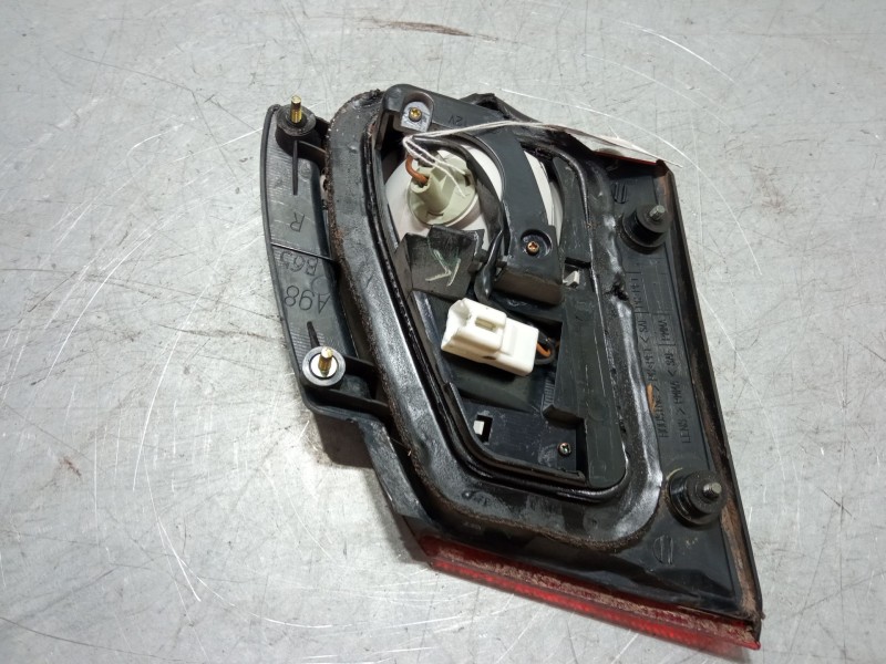 Recambio de piloto trasero porton derecho para nissan almera ii (n16) 1.8 referencia OEM IAM    Recambio de piloto trasero porton derecho para nissan almera ii (n16) 1.8 referencia OEM IAM